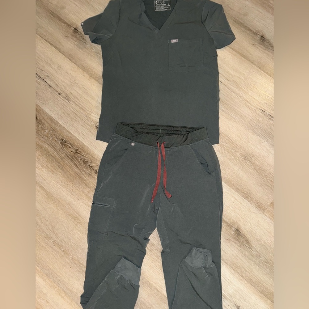 FIGS - Mossy Green Scrub Top and Pant Set Medium Top, Small Pant